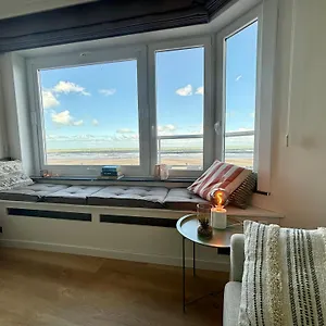 Apartment La Brise Et La Mer- Frontaal Zeezicht!, Ostende